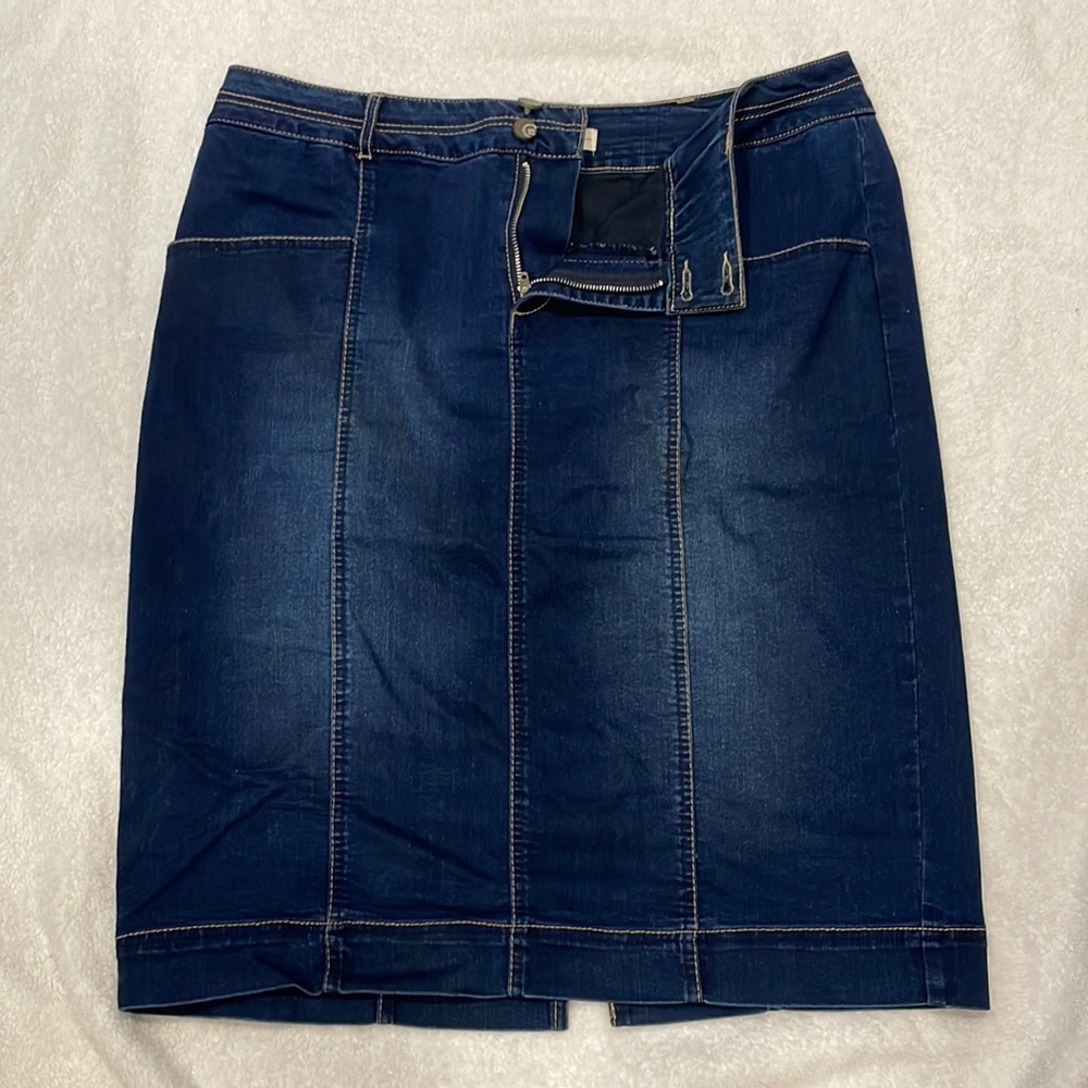 Jean skirt, size 18
